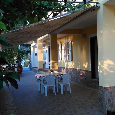 Melina's House * Lukovë